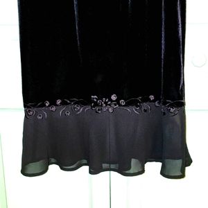 Jessica Howard Little Black Velvet Dress - Size 6 - EUC